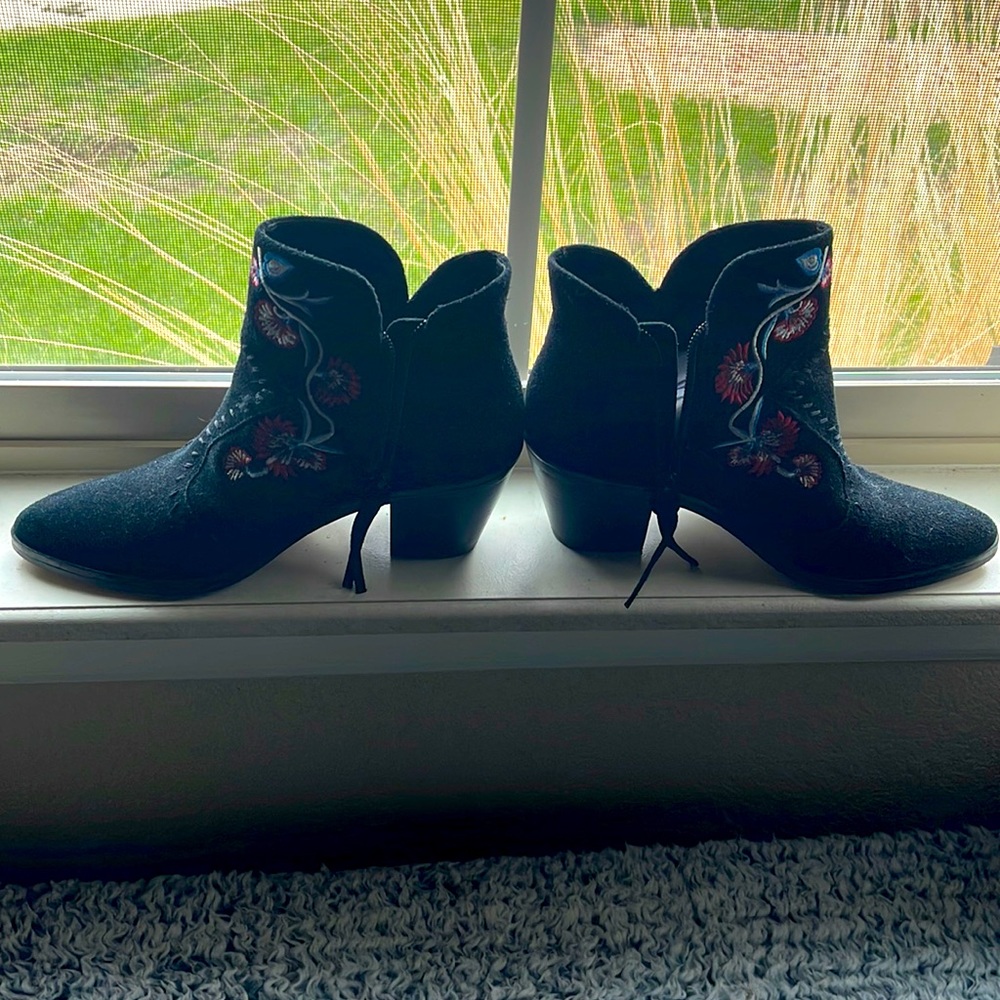 Beautiful Rebecca Minkoff booties